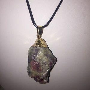 SOLD. Elegant and exquisite Agate necklace